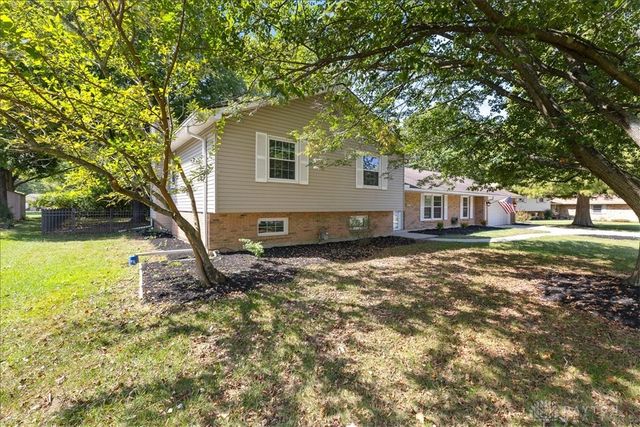 8517 Garnet Drive, Dayton, OH 45458