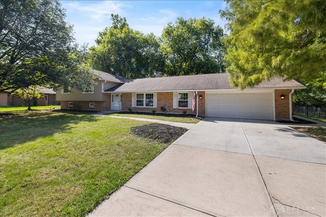 8517 Garnet Drive, Dayton, OH 45458