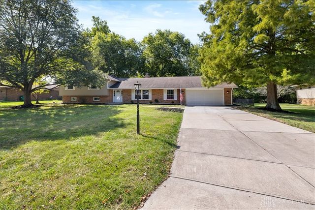 8517 Garnet Drive, Dayton, OH 45458
