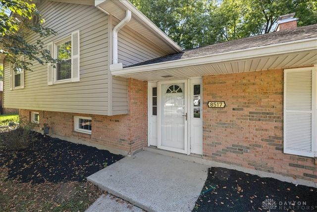 8517 Garnet Drive, Dayton, OH 45458