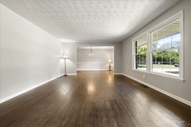 8517 Garnet Drive, Dayton, OH 45458