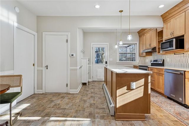 106 James River DR, Newport News, VA 23601