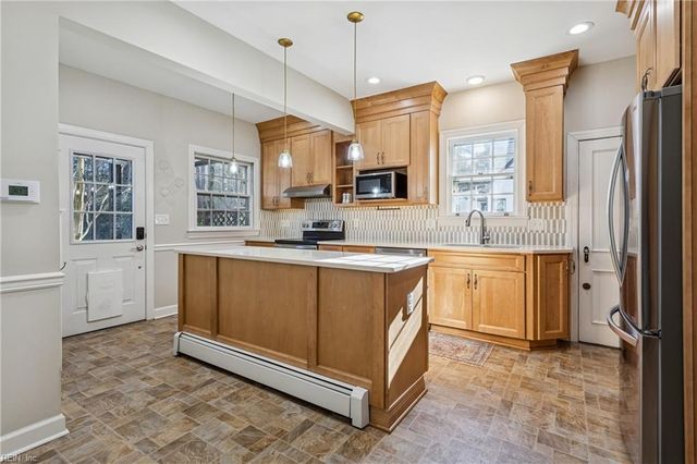 106 James River DR, Newport News, VA 23601