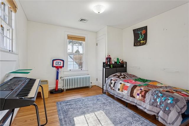 106 James River DR, Newport News, VA 23601