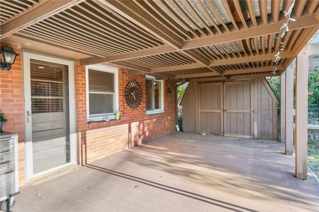 169 Elatan Dr, Mt Lebanon, PA 15243