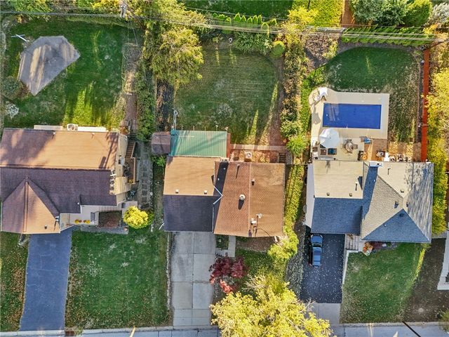 169 Elatan Dr, Mt Lebanon, PA 15243