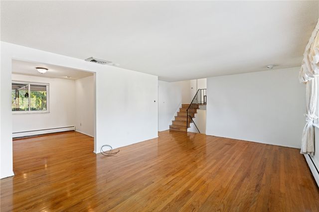 169 Elatan Dr, Mt Lebanon, PA 15243