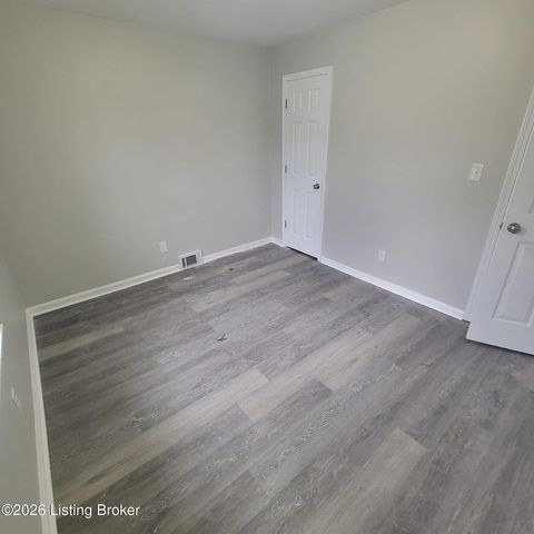 6004 Noah Dr, Louisville, KY 40258