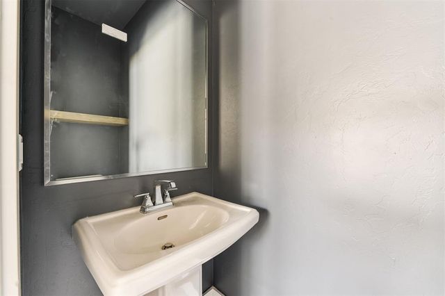 1711 NW 11th Street, Oklahoma City, OK 73106