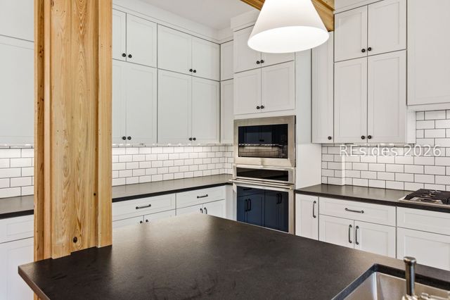 20 Plantation Homes Dr, Daufuskie Island, SC 29915