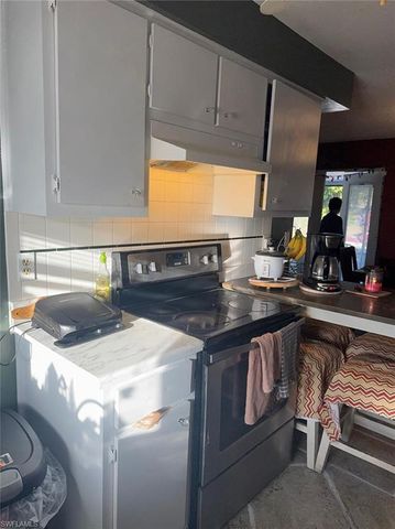 2202 Parkview DR, Fort Myers, FL 33905