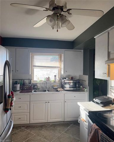 2202 Parkview DR, Fort Myers, FL 33905