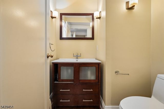173 Highland Ave, Ridgewood Village, NJ 07450