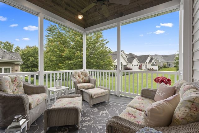 232 Patriot Ln, Economy, PA 15042