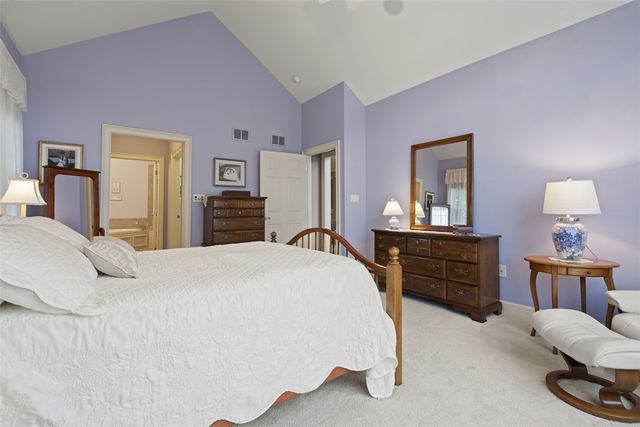 232 Patriot Ln, Economy, PA 15042