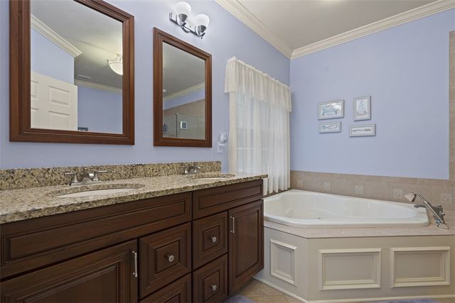 232 Patriot Ln, Economy, PA 15042