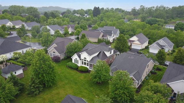 232 Patriot Ln, Economy, PA 15042