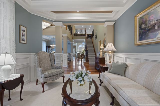 232 Patriot Ln, Economy, PA 15042