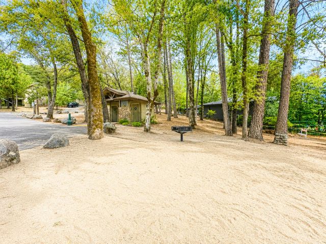 19373 Explorer Ct, Penn Valley, CA 95946