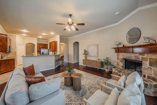 1223 Lantana Lane, Burleson, TX 76028