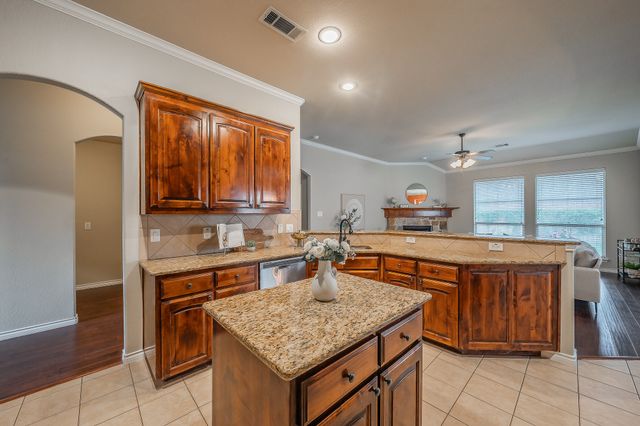 1223 Lantana Lane, Burleson, TX 76028
