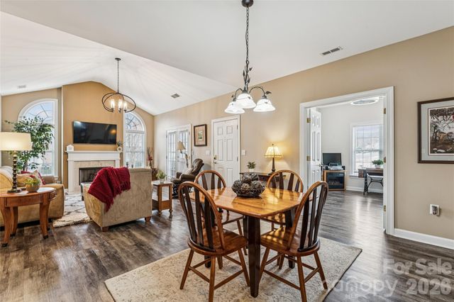 8577 Highland Glen Drive, Charlotte, NC 28269