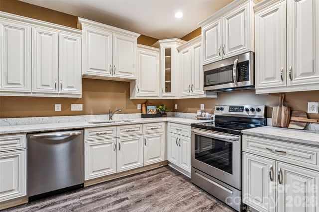 8577 Highland Glen Drive, Charlotte, NC 28269