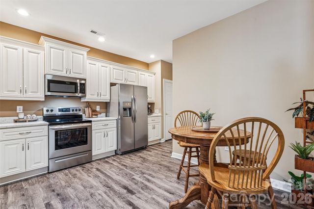 8577 Highland Glen Drive, Charlotte, NC 28269