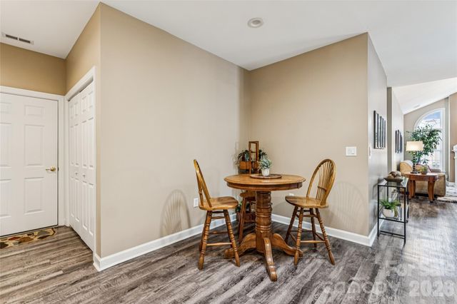 8577 Highland Glen Drive, Charlotte, NC 28269