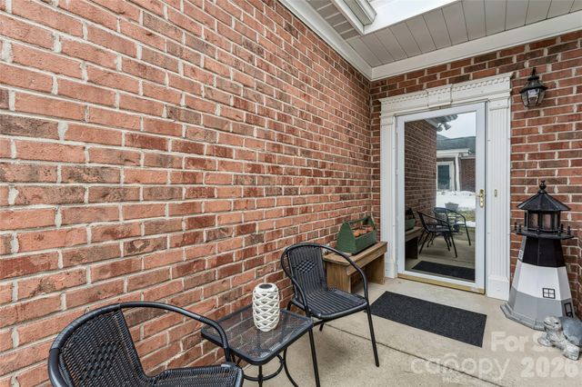 8577 Highland Glen Drive, Charlotte, NC 28269