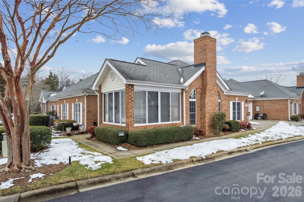 8577 Highland Glen Drive, Charlotte, NC 28269