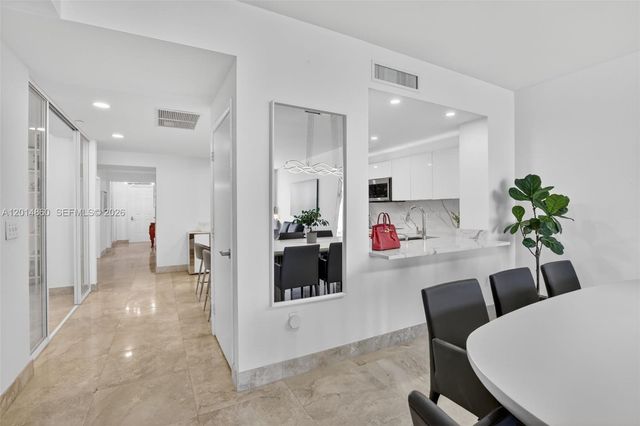 3330 NE 190th St 1817, Aventura, FL 33180