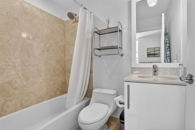 3330 NE 190th St 1817, Aventura, FL 33180