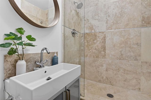 3330 NE 190th St 1817, Aventura, FL 33180