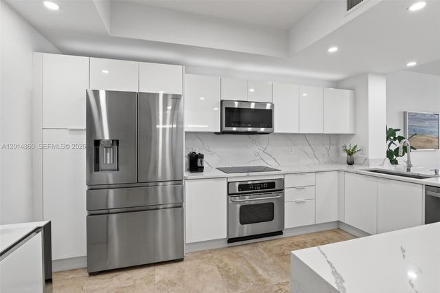 3330 NE 190th St 1817, Aventura, FL 33180