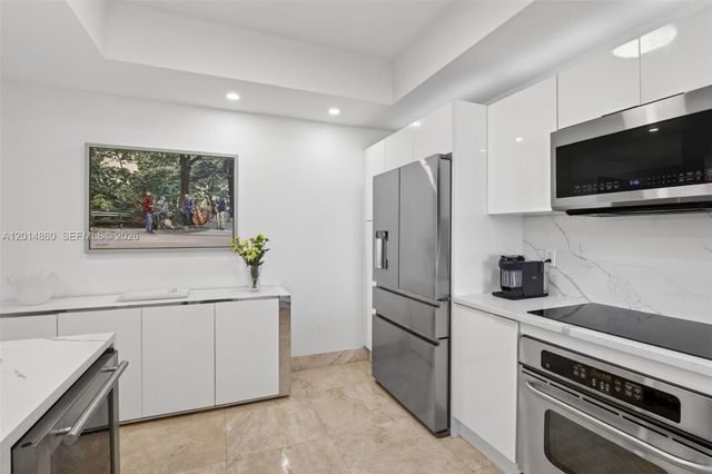 3330 NE 190th St 1817, Aventura, FL 33180