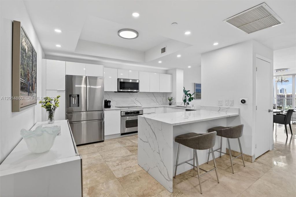 3330 NE 190th St 1817, Aventura, FL 33180