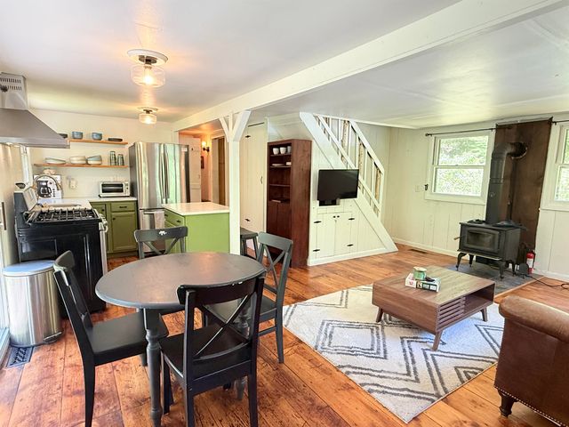 8 Beech Tree Lane, Newfane, VT 05345