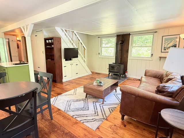 8 Beech Tree Lane, Newfane, VT 05345