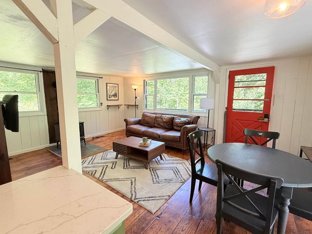 8 Beech Tree Lane, Newfane, VT 05345