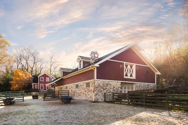 S91W37885 Antique LANE, Eagle, WI 53119