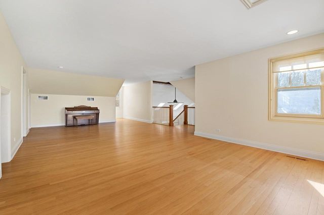 S91W37885 Antique LANE, Eagle, WI 53119