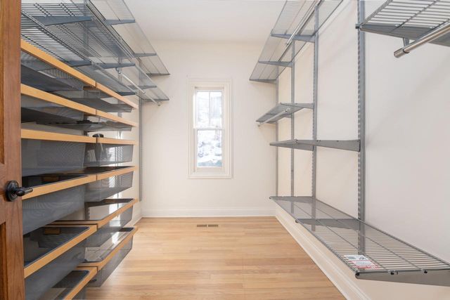 S91W37885 Antique LANE, Eagle, WI 53119