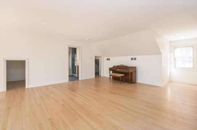 S91W37885 Antique LANE, Eagle, WI 53119