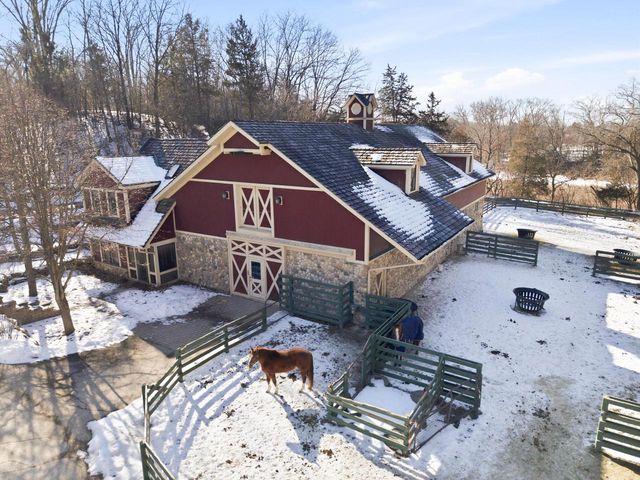 S91W37885 Antique LANE, Eagle, WI 53119