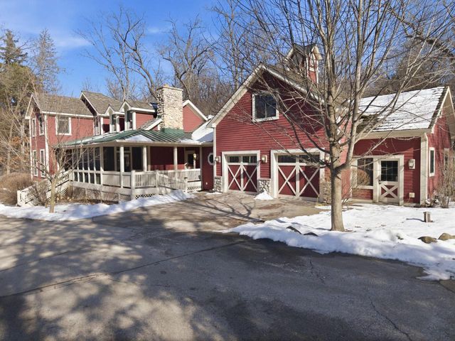 S91W37885 Antique LANE, Eagle, WI 53119