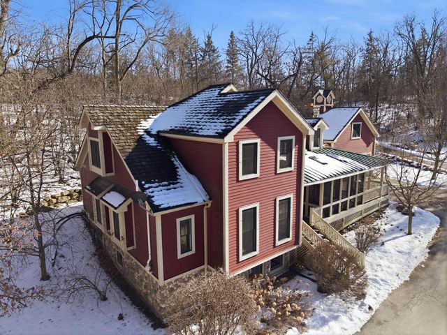 S91W37885 Antique LANE, Eagle, WI 53119