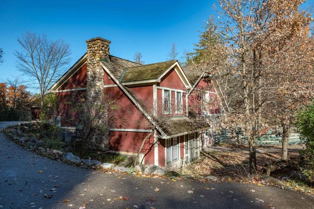 S91W37885 Antique LANE, Eagle, WI 53119