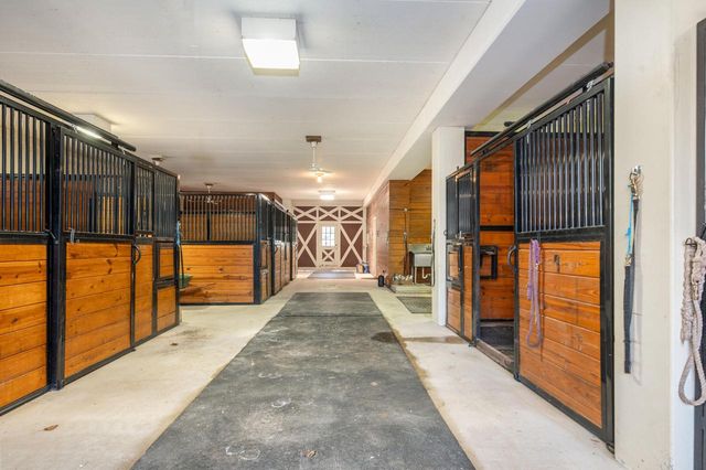 S91W37885 Antique LANE, Eagle, WI 53119