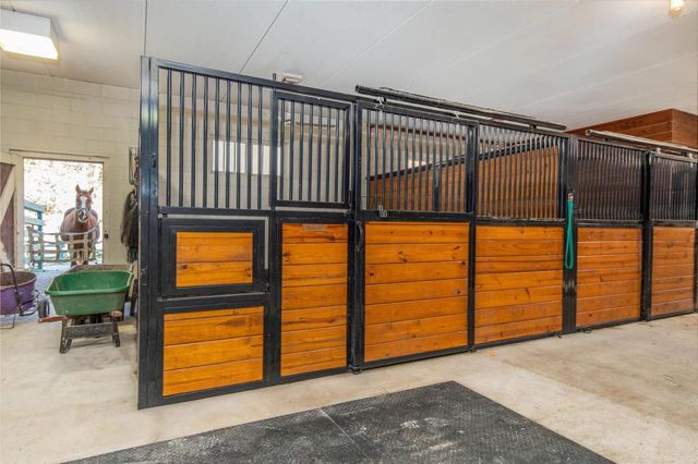 S91W37885 Antique LANE, Eagle, WI 53119